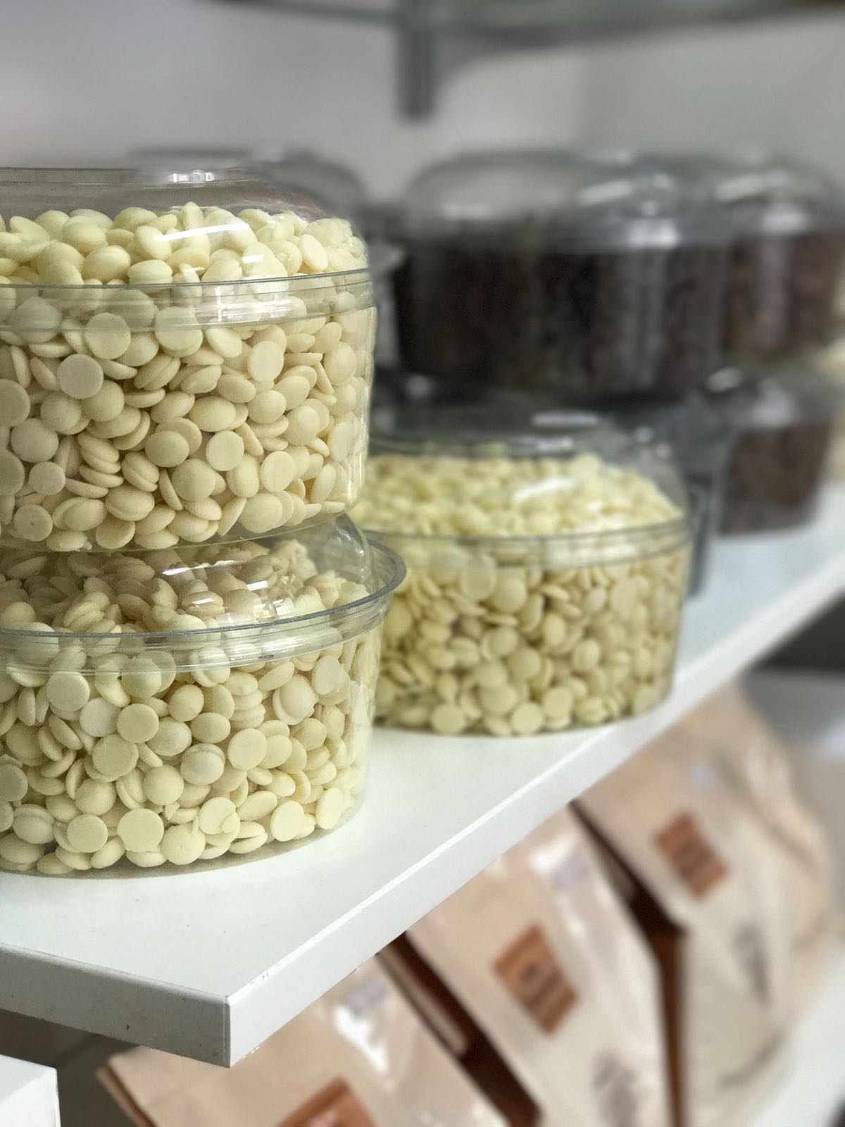 אביזרים ללוחות מחורצים - מדפי עץ אביזרים ללוחות מחורצים - מדפי עץ