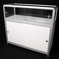 דלפק ויטרינה לבן דלפק ויטרינה לבן